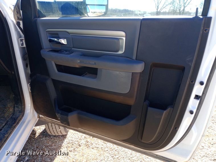 image for item EO0503 2014 Dodge Ram 5500HD flatbed truck