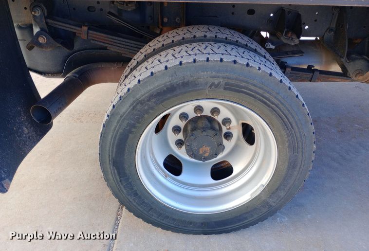 image for item EO0503 2014 Dodge Ram 5500HD flatbed truck