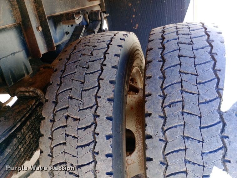 image for item EO0503 2014 Dodge Ram 5500HD flatbed truck