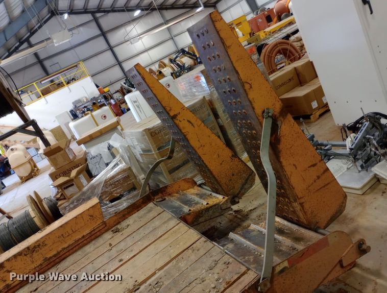 image for item EO0508 1996 Belshe equipment trailer