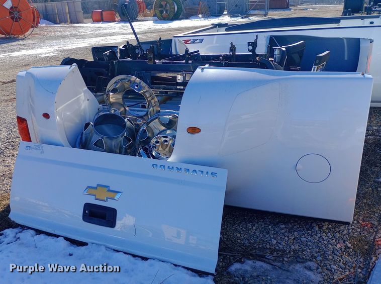 image for item EO0512 2013 Chevrolet Silverado 3500 pickup truck bed