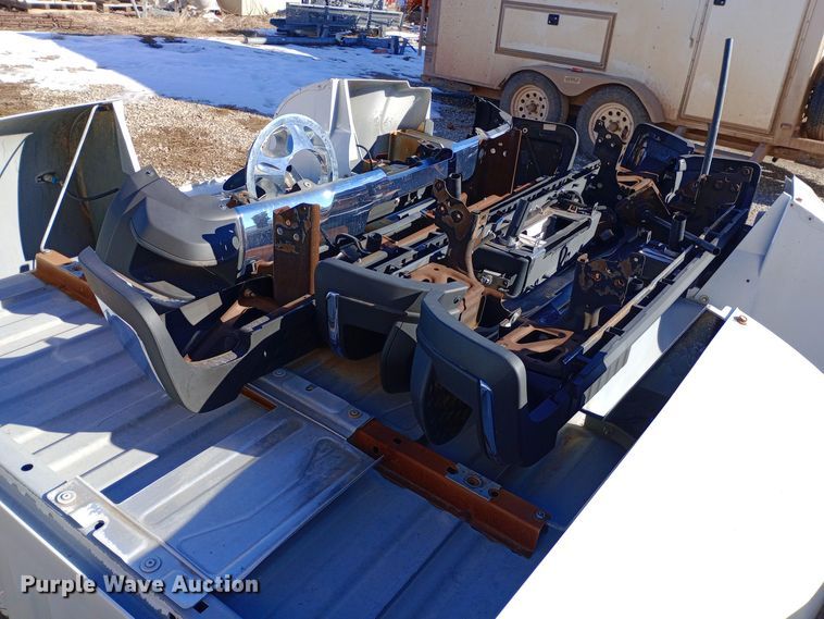 image for item EO0512 2013 Chevrolet Silverado 3500 pickup truck bed