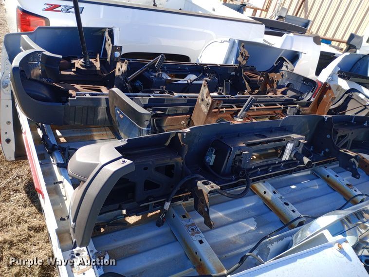 image for item EO0512 2013 Chevrolet Silverado 3500 pickup truck bed