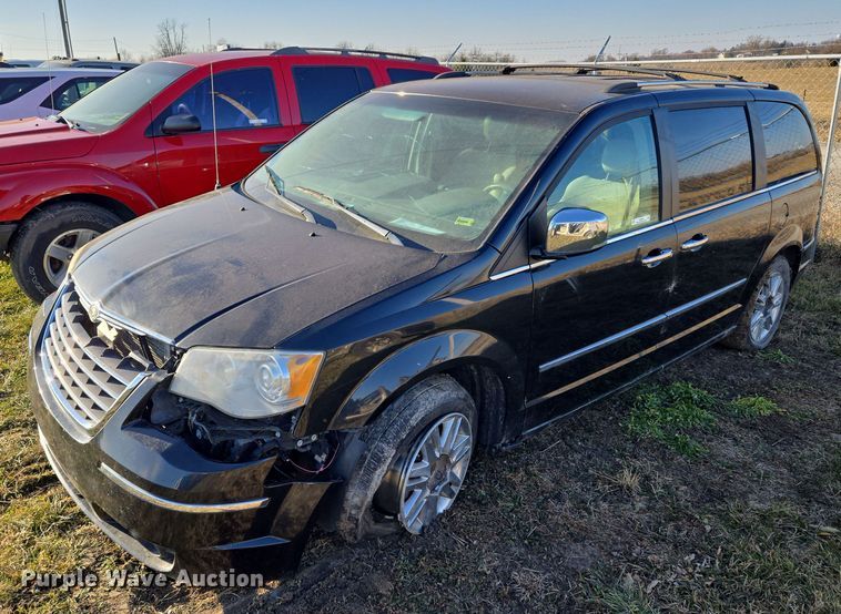 image for item EQ3884 2008 Chrysler Town & Country  van