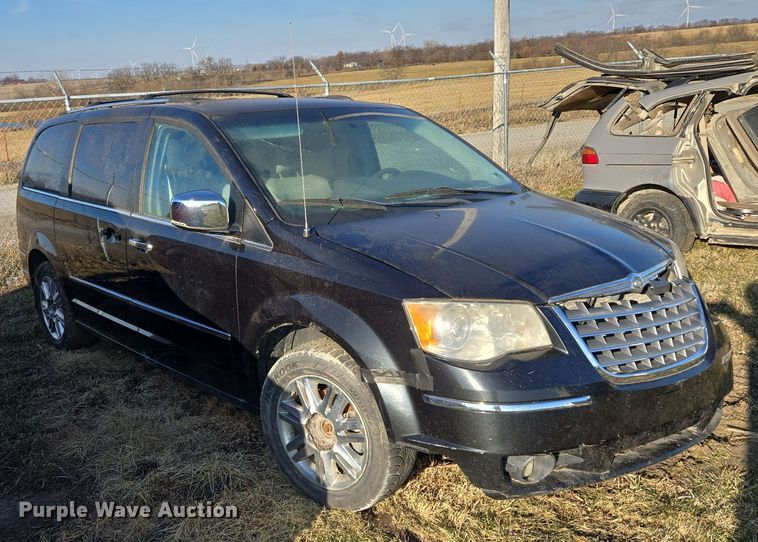 image for item EQ3884 2008 Chrysler Town & Country  van