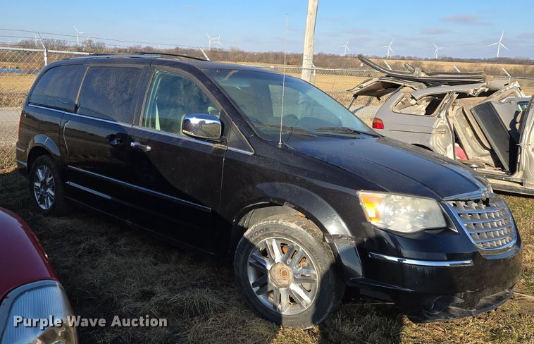 image for item EQ3884 2008 Chrysler Town & Country  van