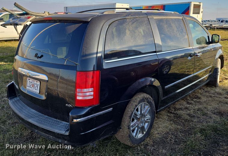 image for item EQ3884 2008 Chrysler Town & Country  van
