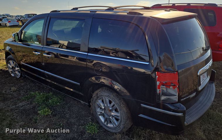 image for item EQ3884 2008 Chrysler Town & Country  van