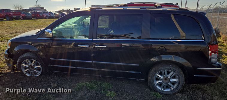 image for item EQ3884 2008 Chrysler Town & Country  van