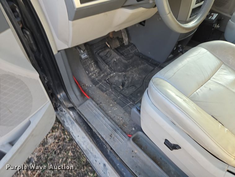 image for item EQ3884 2008 Chrysler Town & Country  van