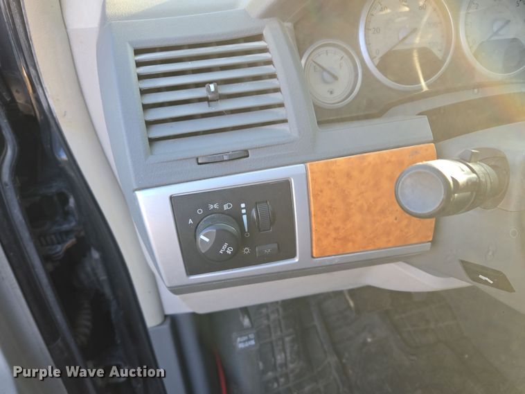 image for item EQ3884 2008 Chrysler Town & Country  van