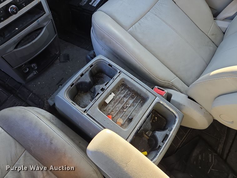 image for item EQ3884 2008 Chrysler Town & Country  van