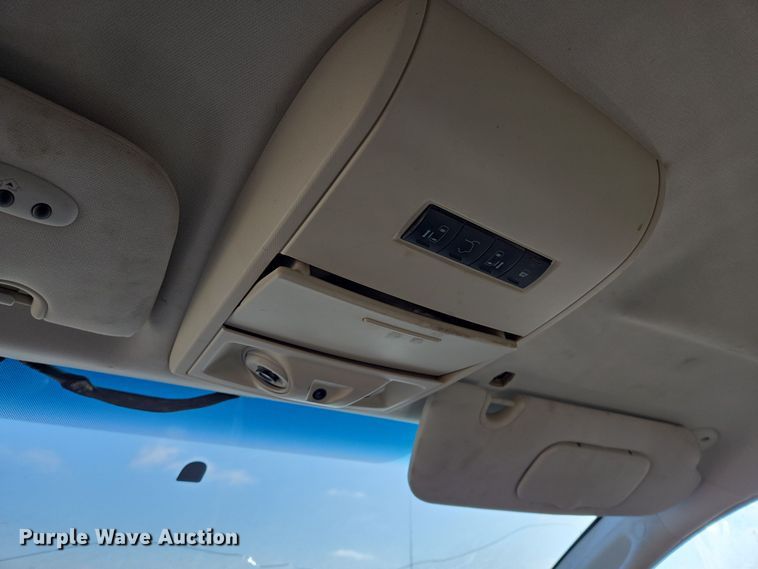 image for item EQ3884 2008 Chrysler Town & Country  van