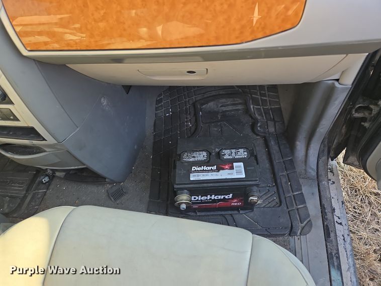 image for item EQ3884 2008 Chrysler Town & Country  van