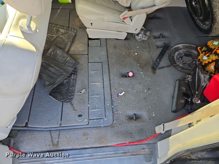 image for item EQ3884 2008 Chrysler Town & Country  van