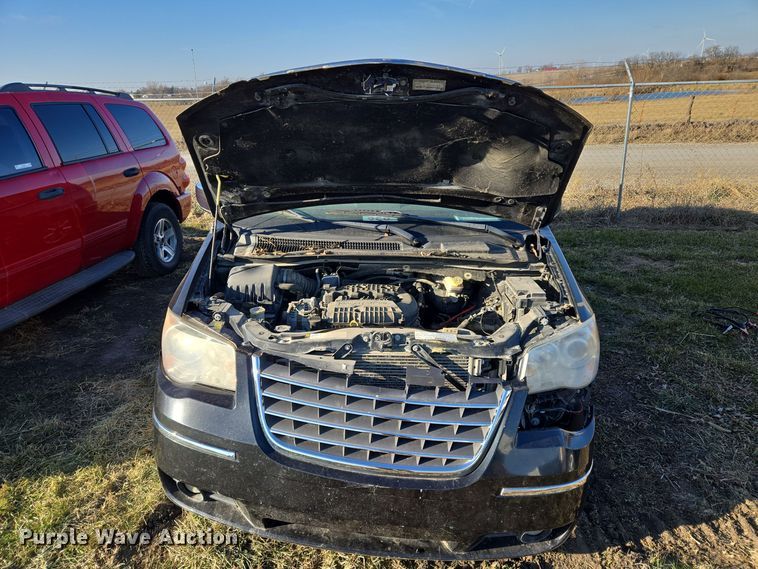 image for item EQ3884 2008 Chrysler Town & Country  van