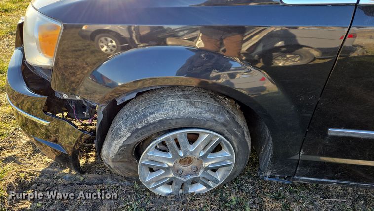 image for item EQ3884 2008 Chrysler Town & Country  van