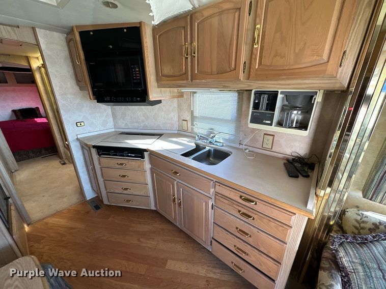 image for item ER4807 1995 Winnebago Vectra RV