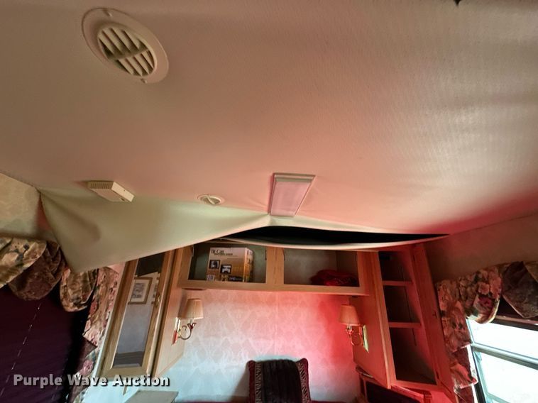 image for item ER4807 1995 Winnebago Vectra RV