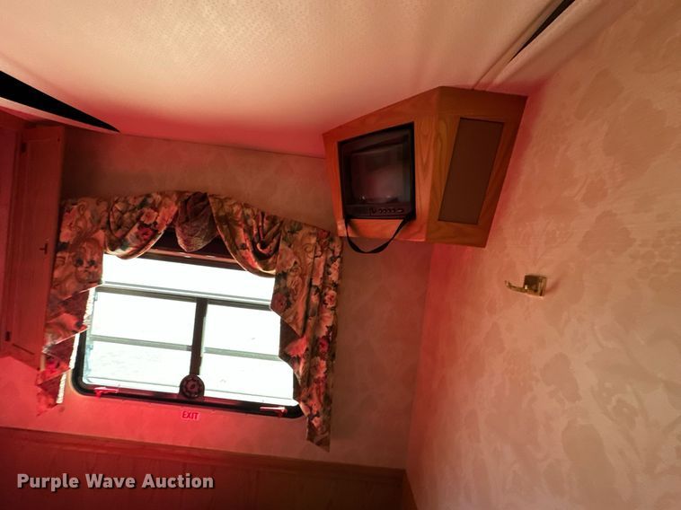 image for item ER4807 1995 Winnebago Vectra RV