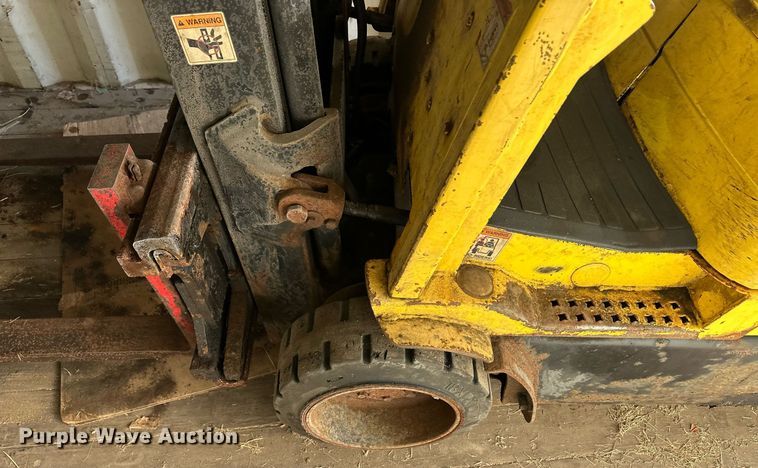 image for item ER8577 Hyster S30XM forklift