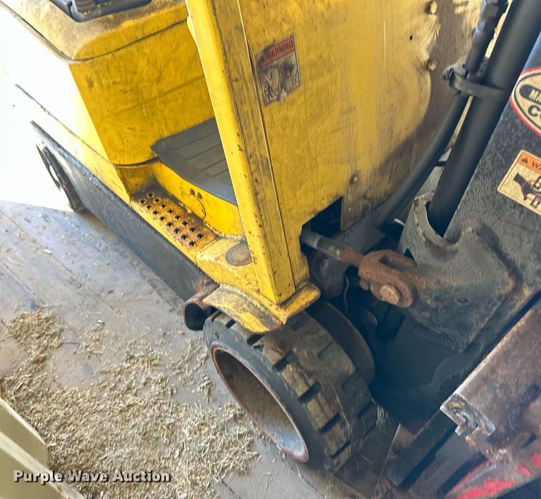 image for item ER8577 Hyster S30XM forklift