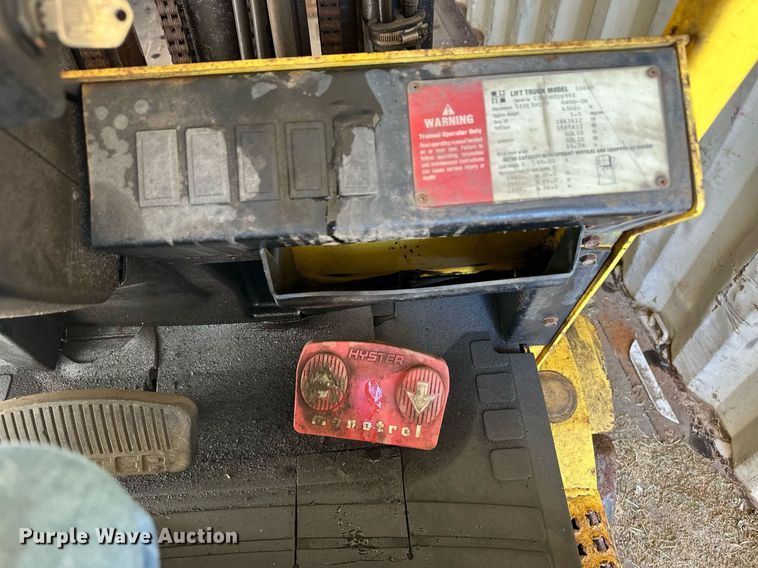 image for item ER8577 Hyster S30XM forklift