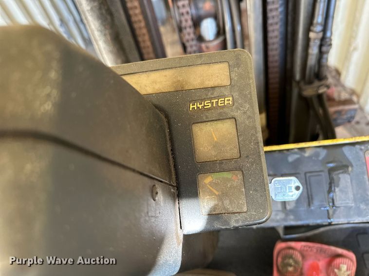 image for item ER8577 Hyster S30XM forklift