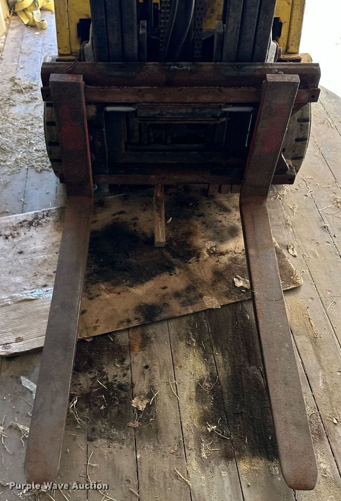 image for item ER8577 Hyster S30XM forklift