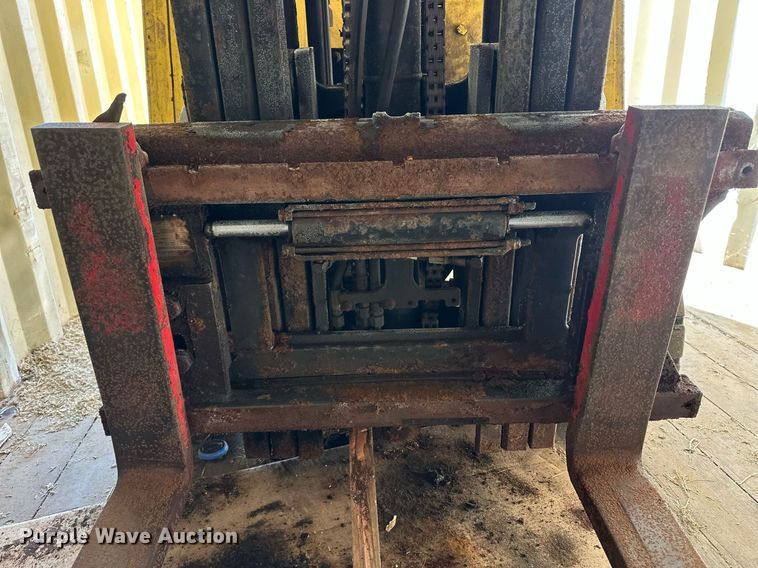 image for item ER8577 Hyster S30XM forklift