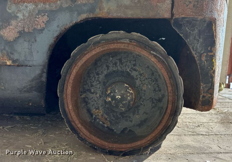 image for item ER8577 Hyster S30XM forklift