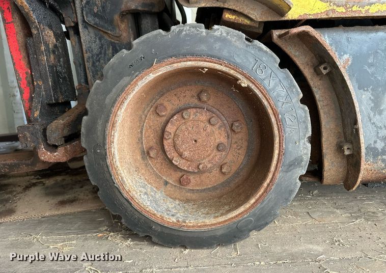 image for item ER8577 Hyster S30XM forklift