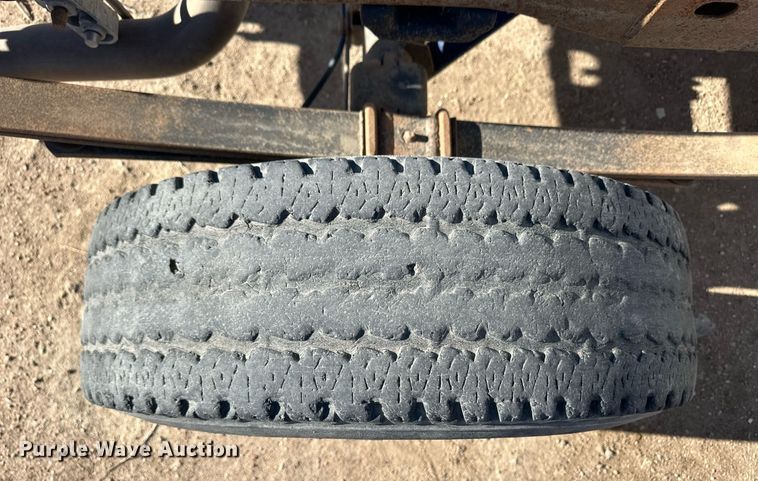 image for item ER8589 2002 Chevrolet Silverado 1500 Ext. Cab pickup truck cab and chassis