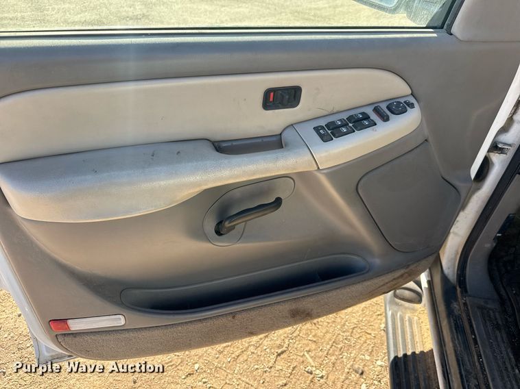 image for item LH9366 2000 GMC Yukon XL SUV