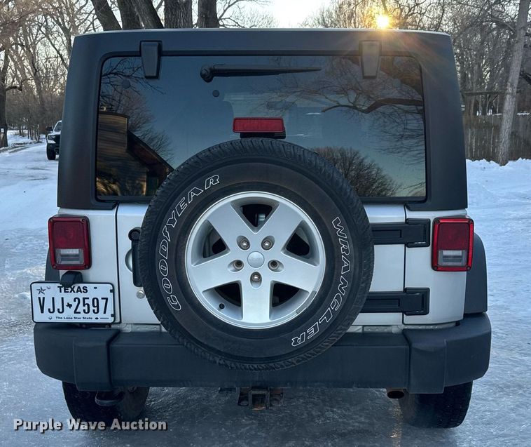 image for item LH9425 2011 Jeep  Wrangler Unlimited Sport SUV