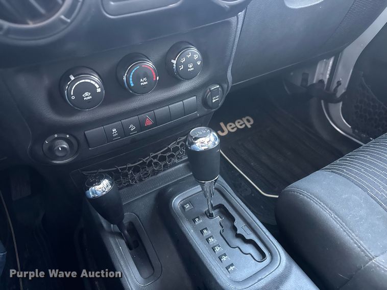 image for item LH9425 2011 Jeep  Wrangler Unlimited Sport SUV