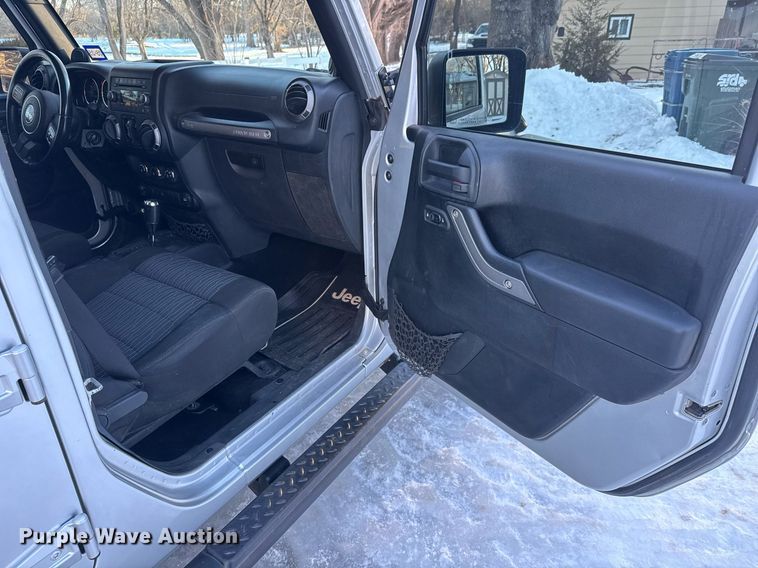 image for item LH9425 2011 Jeep  Wrangler Unlimited Sport SUV