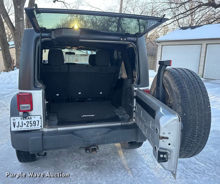 image for item LH9425 2011 Jeep  Wrangler Unlimited Sport SUV