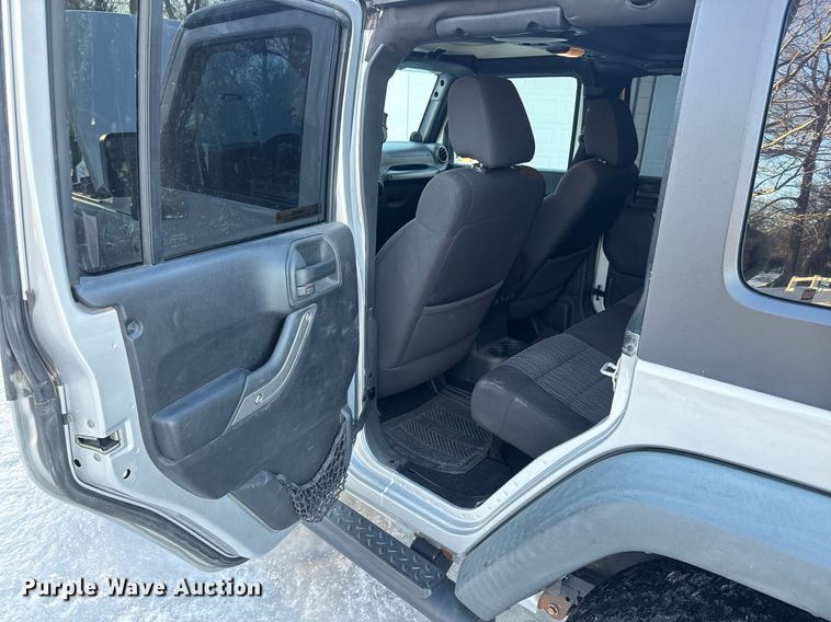 image for item LH9425 2011 Jeep  Wrangler Unlimited Sport SUV