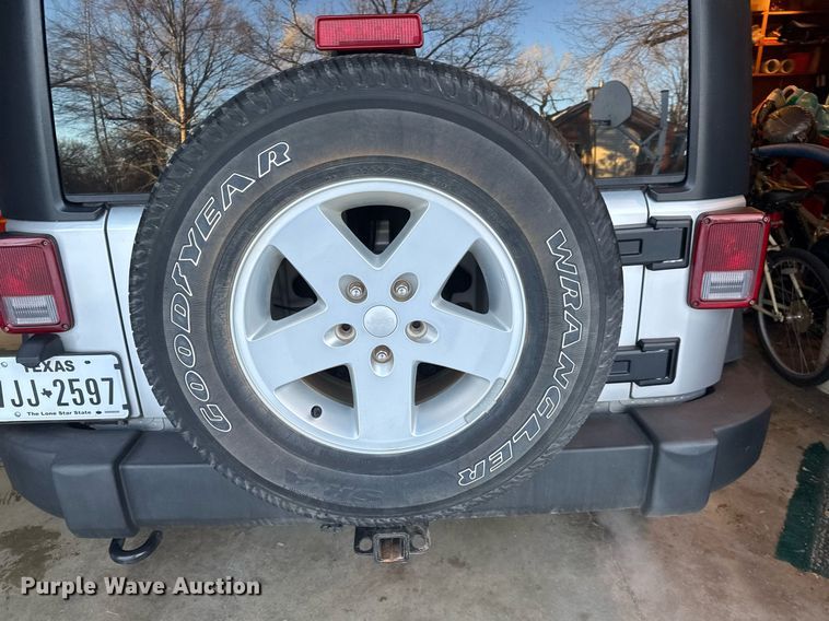 image for item LH9425 2011 Jeep  Wrangler Unlimited Sport SUV