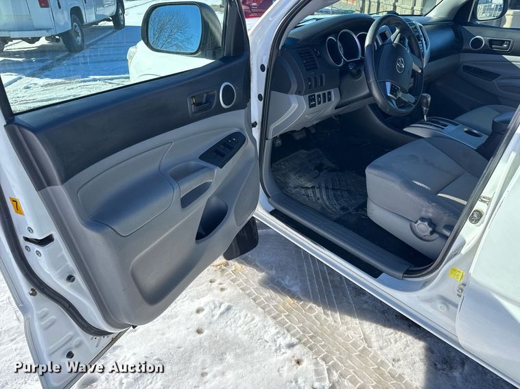 image for item LH9427 2012 Toyota Tacoma Double Cab pickup truck