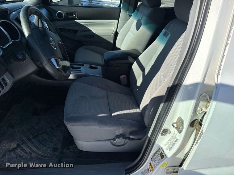 image for item LH9427 2012 Toyota Tacoma Double Cab pickup truck