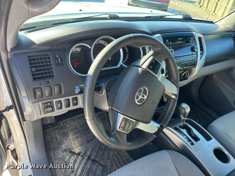 image for item LH9427 2012 Toyota Tacoma Double Cab pickup truck