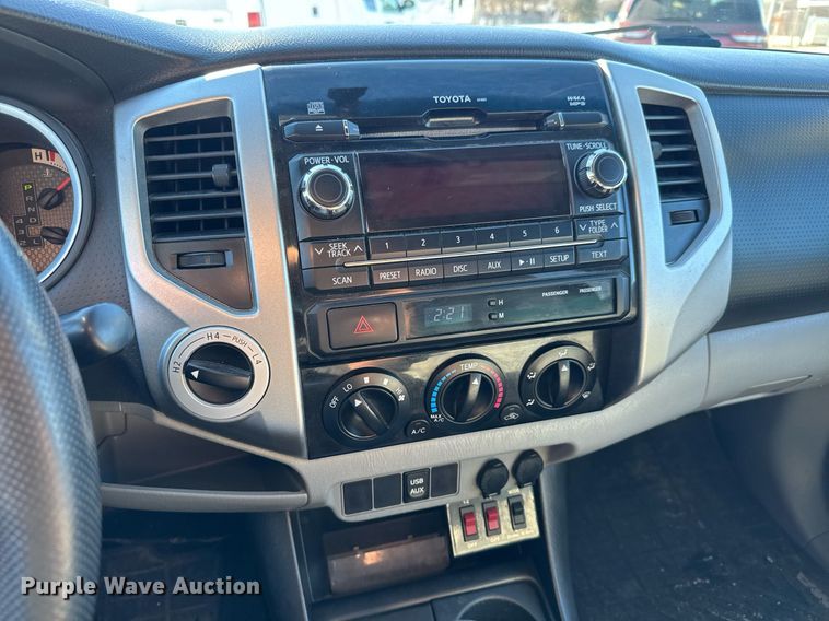 image for item LH9427 2012 Toyota Tacoma Double Cab pickup truck