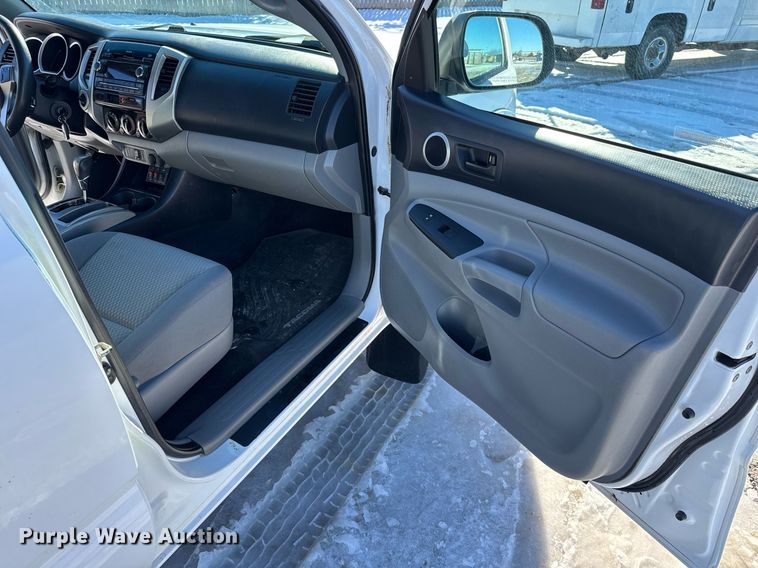 image for item LH9427 2012 Toyota Tacoma Double Cab pickup truck