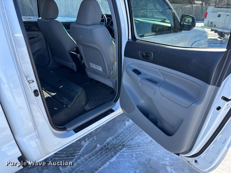 image for item LH9427 2012 Toyota Tacoma Double Cab pickup truck