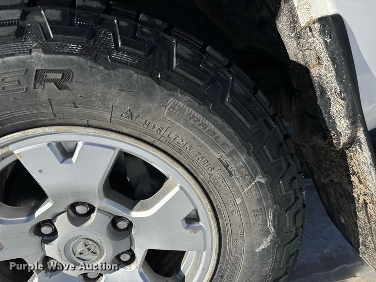 image for item LH9427 2012 Toyota Tacoma Double Cab pickup truck