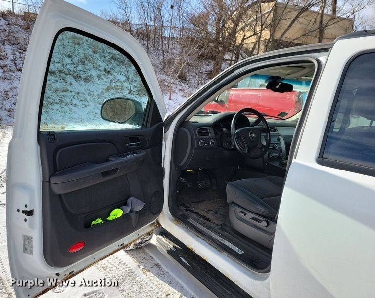 image for item NB9763 2007 Chevrolet  Suburban 2500 LS SUV