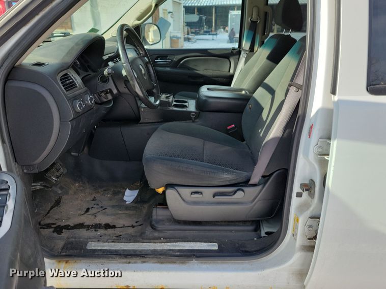 image for item NB9763 2007 Chevrolet  Suburban 2500 LS SUV