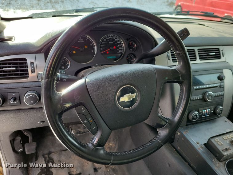 image for item NB9763 2007 Chevrolet  Suburban 2500 LS SUV